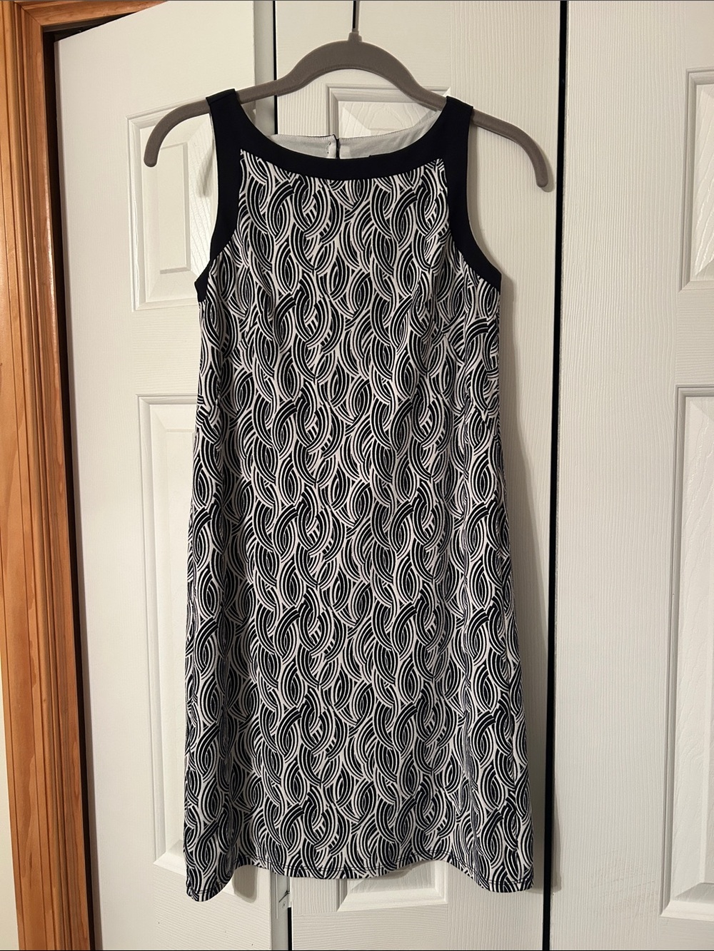 Ann Taylor Black and White Sleeveless Mini Dress